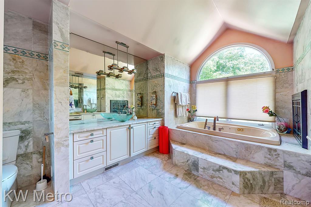 6657 Chelsea Bridge, West Bloomfield, MI — Photo 25
