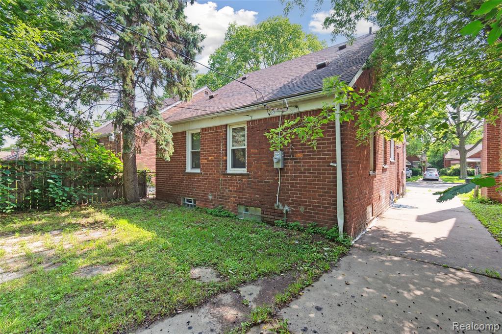 9585 Asbury Park, Detroit, MI 48227 — Photo 39