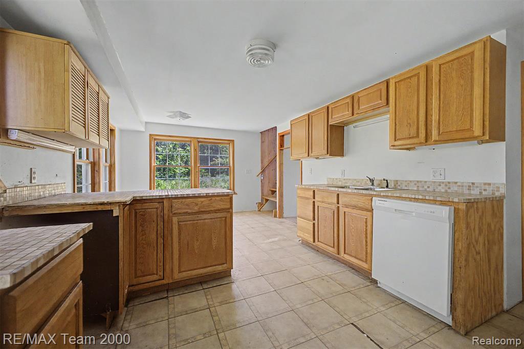 2145 Oakville Waltz Road, Ash, MI 48164 — Photo 37