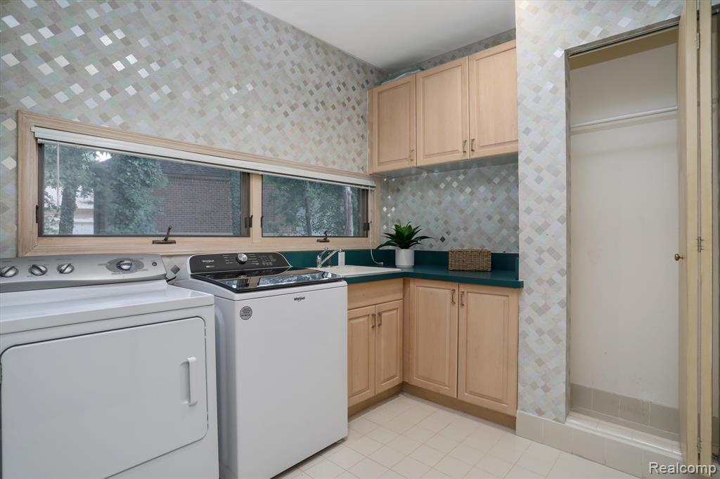 4733 W WICKFORD, Bloomfield Hills, MI 48302 — Photo 33