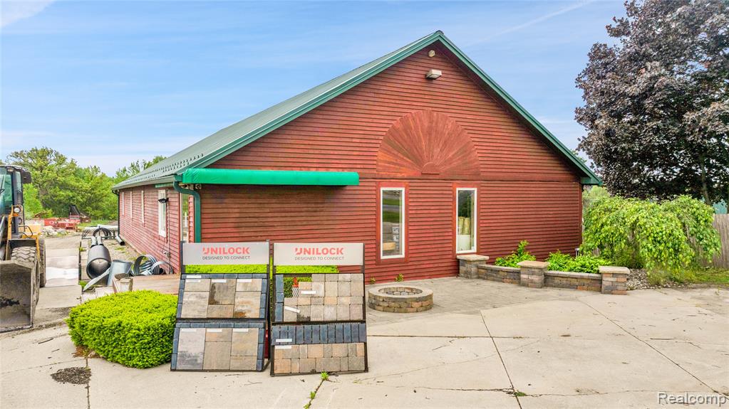 3080 Grange Hall Road, Holly, MI 48442 — front exterior