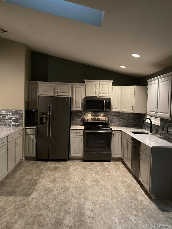 2941 Silverhill Drive, Waterford, MI 48329 — Photo 15