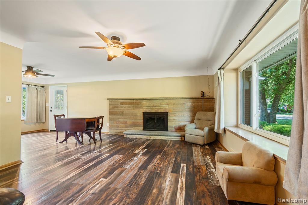 8293 Woodcrest Drive, Grosse Ile, MI 48138 — Photo 18