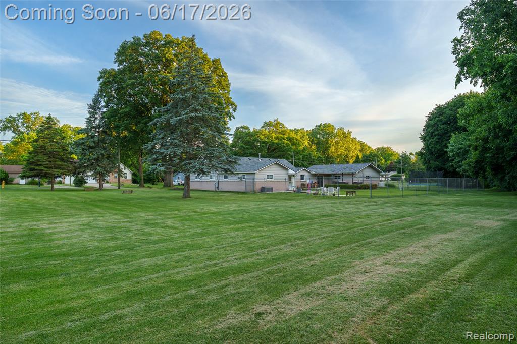 921 E Northfield Avenue, Pontiac, MI 48340 — Photo 30