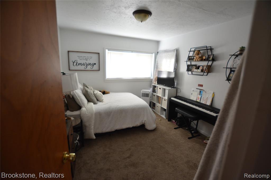 419 E Glass Road, Ortonville, MI 48462 — Photo 6