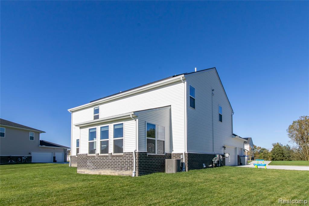 58295 International Drive, South Lyon, MI 48178 — Photo 44