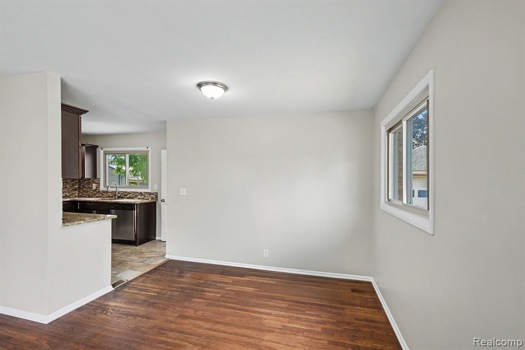 22282 E Schafer Street, Clinton Twp, MI 48035 — Photo 5