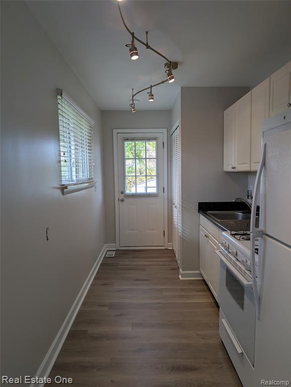 6015 N Globe Street, Westland, MI — Photo 3