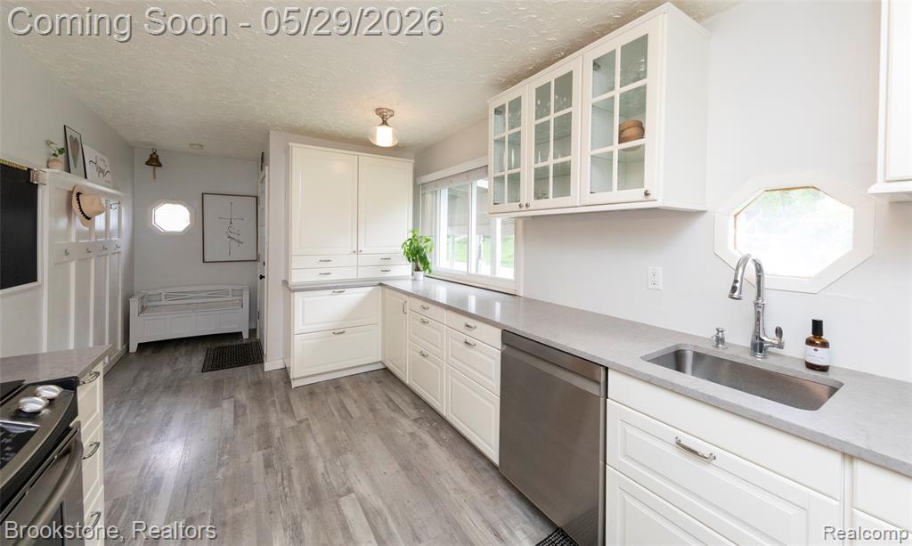 7900 DETROIT Boulevard, West Bloomfield, MI 48323 — Photo 22