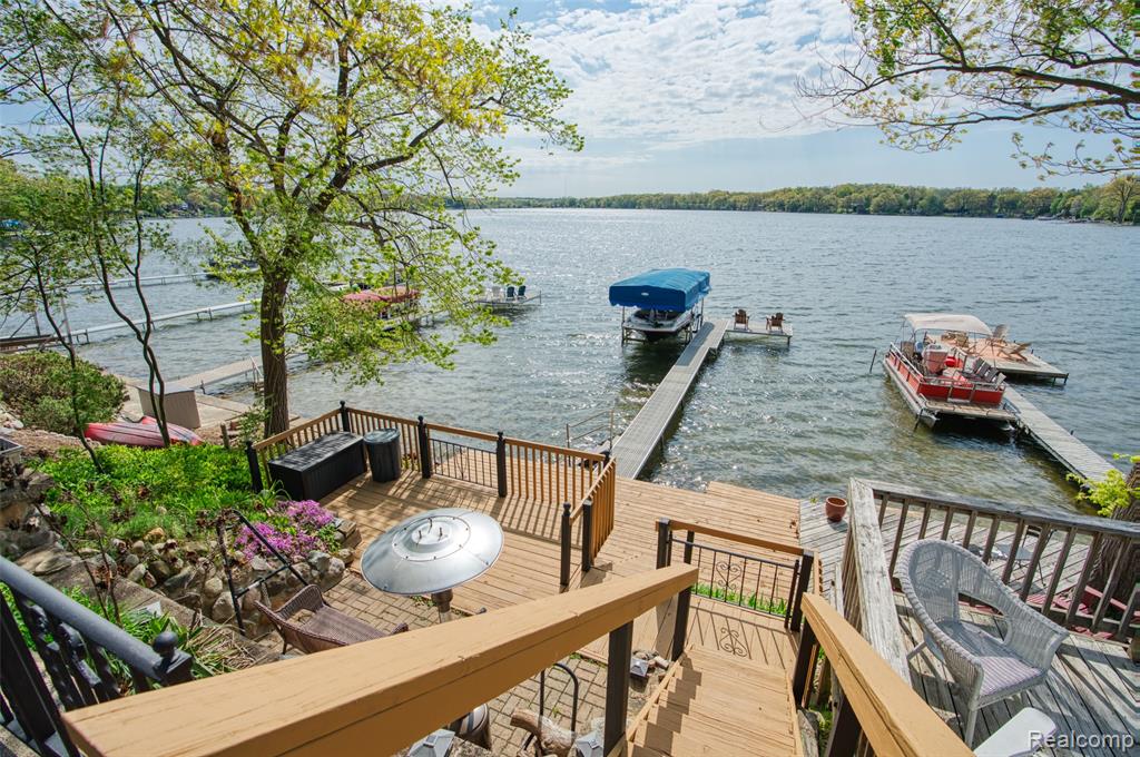 7490 Noahs Landing, Gregory, MI 48137 — Photo 33