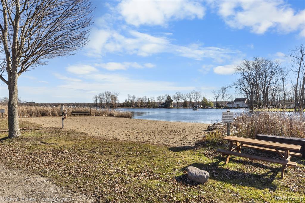 11535 Lancelot Lane, Pinckney, MI 48169 — Photo 6