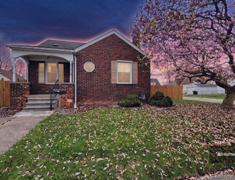 581 ANTOINE Street, Wyandotte, MI 48192 — Photo 2