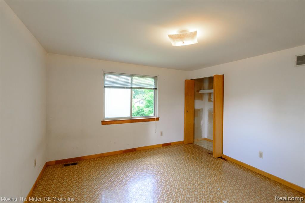 50274 Bog Road, Van Buren, MI 48111 — Photo 27