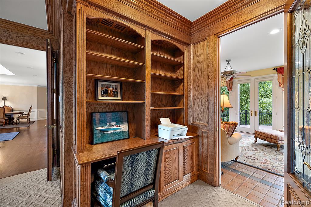 4688 Fawn Hill Court, Rochester, MI 48306 — Photo 18