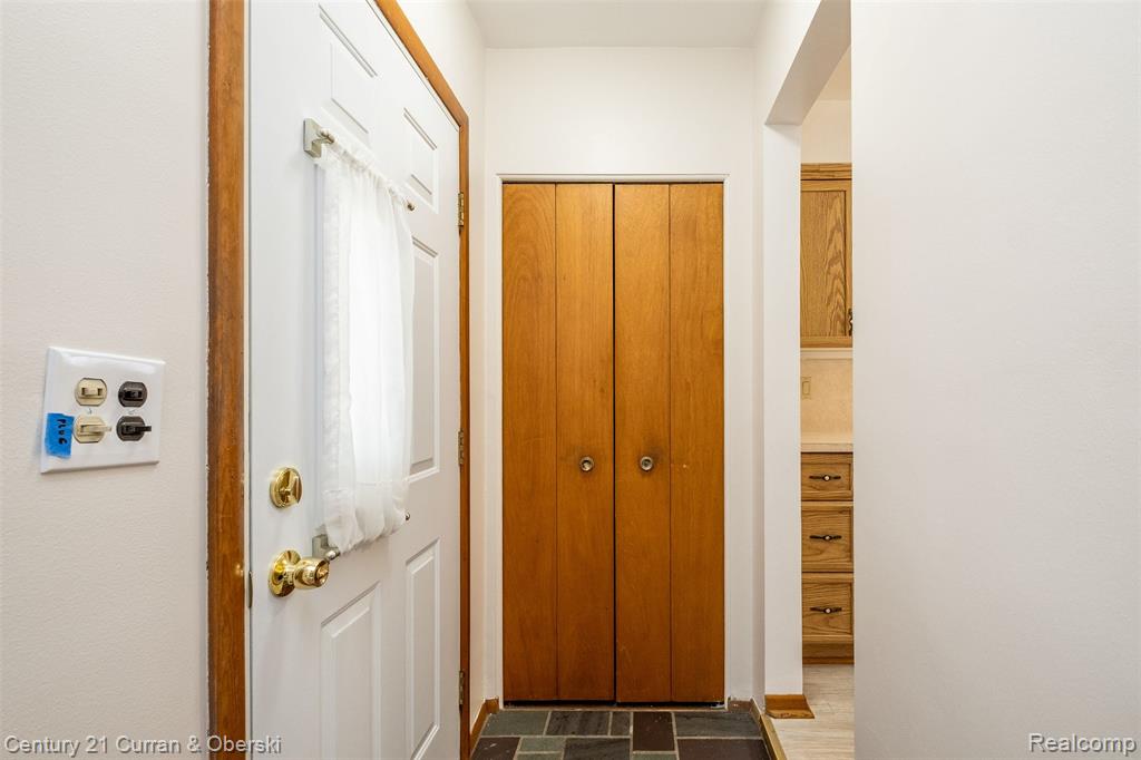 6216 Kinmore Street, Dearborn Heights, MI 48127 — Photo 4