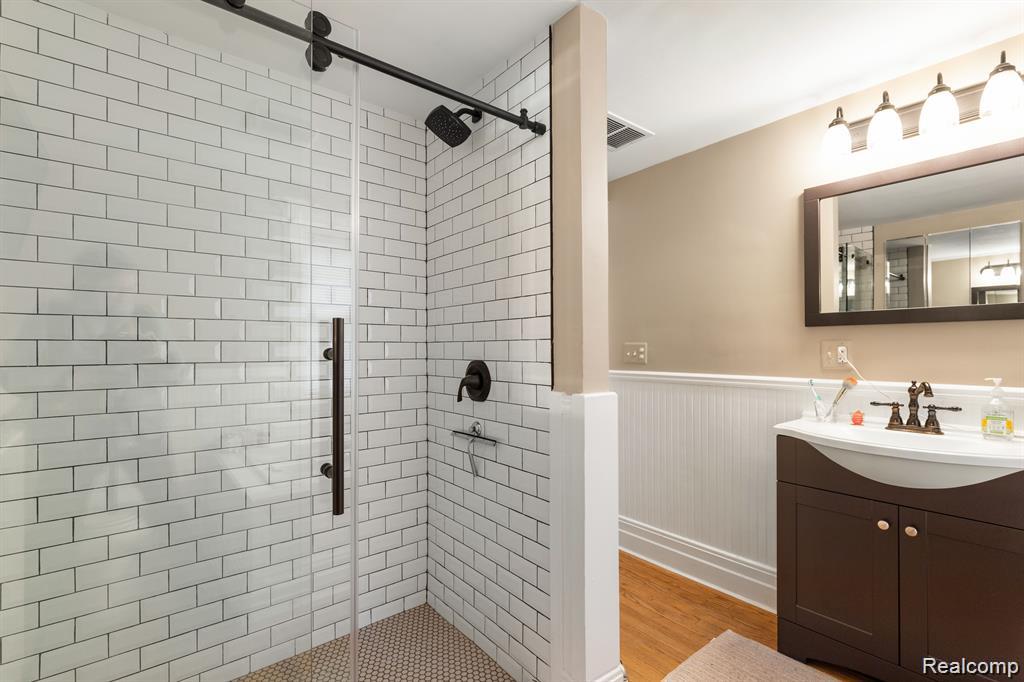 700 PRINCETON Road, Berkley, MI 48072 — Photo 16