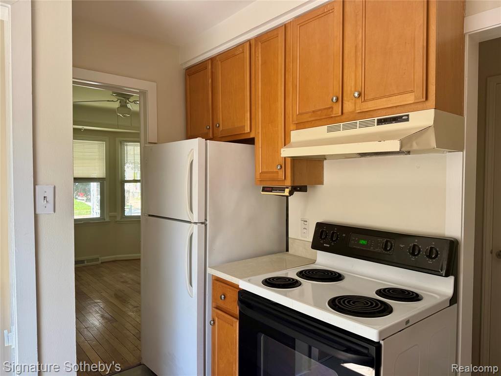 911 S Wilson Avenue, Royal Oak, MI 48067 — Photo 8