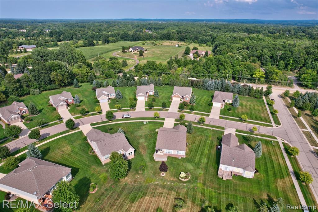 9059 Pine Valley Drive, Grand Blanc, MI 48439 — Photo 36