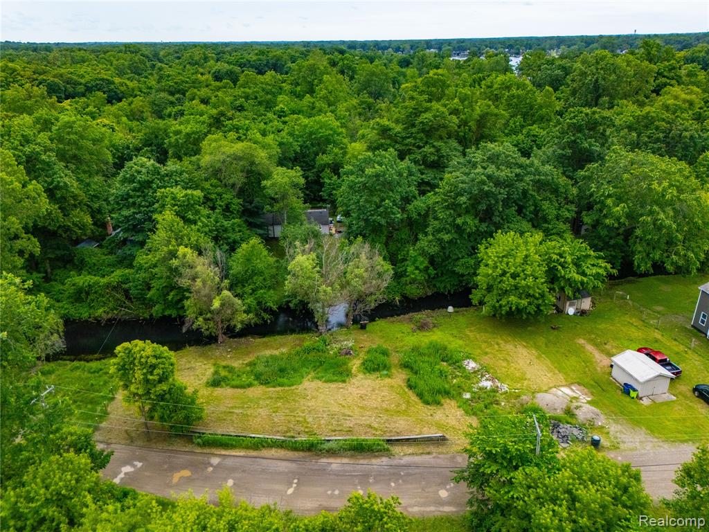 9731 Portage Trail, White Lake, MI