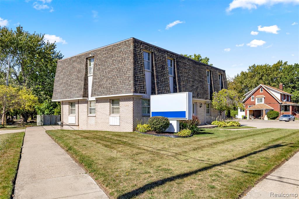 30401 UTICA Road, Roseville, MI 48066 — Photo 5