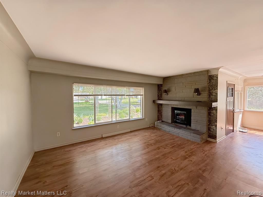 4424 Killarney Park Drive, Burton, MI 48529 — Photo 7
