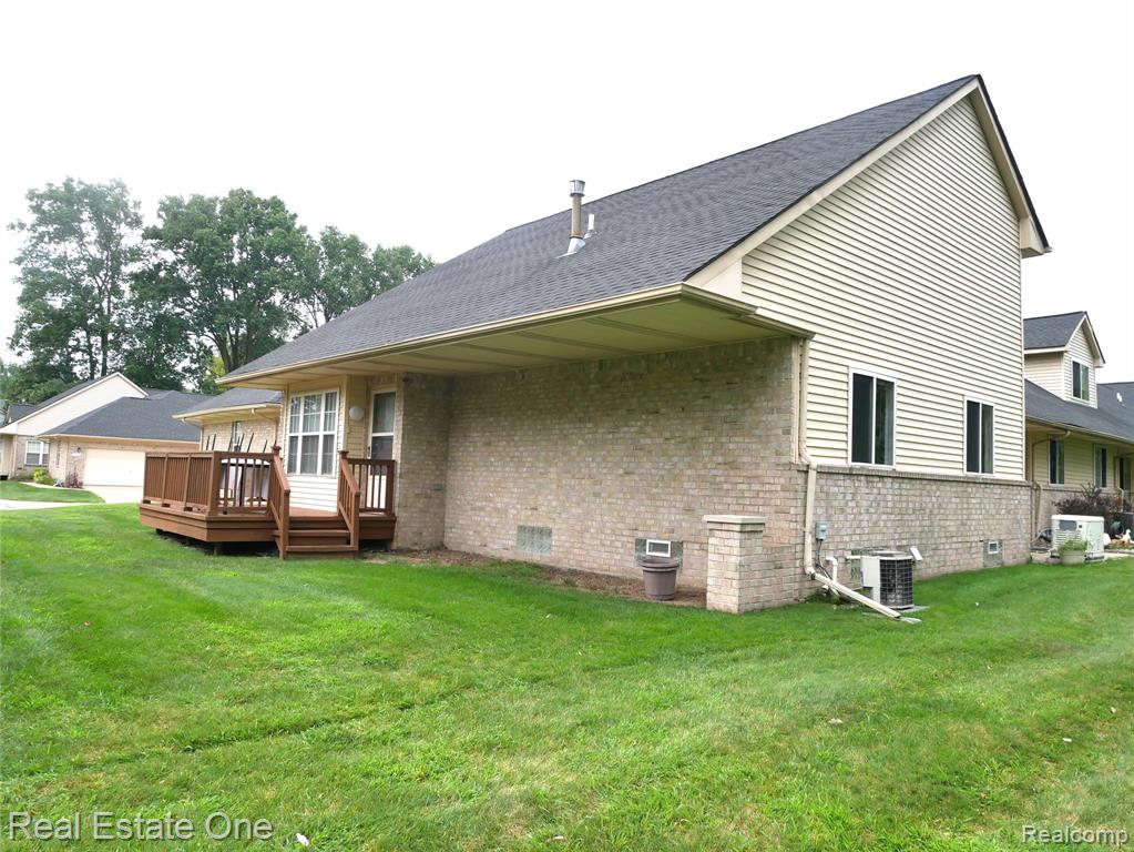 5499 Seabreeze Lane, Sterling Heights, MI 48310 — Photo 2