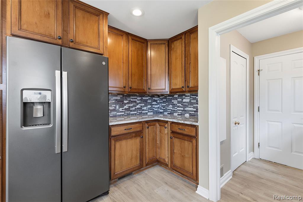 1171 Creekside Court, Burton, MI 48509 — Photo 13