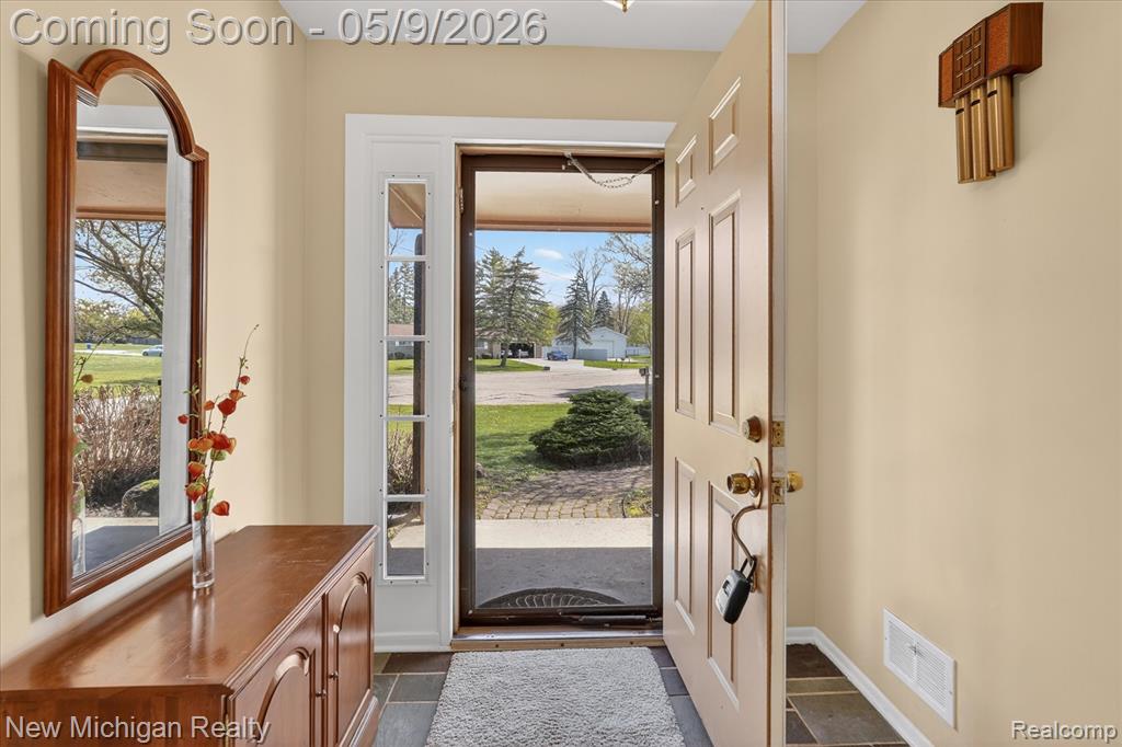 4291 HallMark Court, Flint, MI 48532 — Photo 6