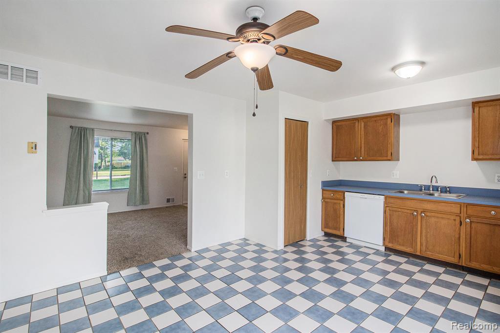 505 Garden Lane, Fowlerville, MI 48836 — Photo 7