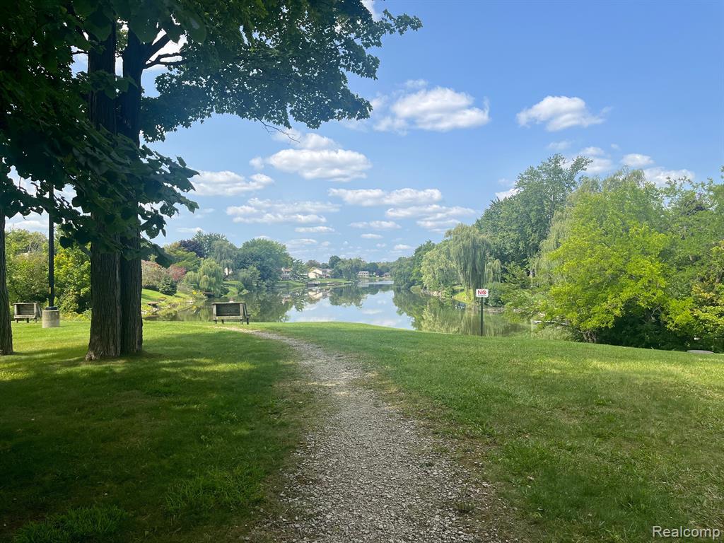 39852 VILLAGE WOOD Circle, Novi, MI — Photo 28
