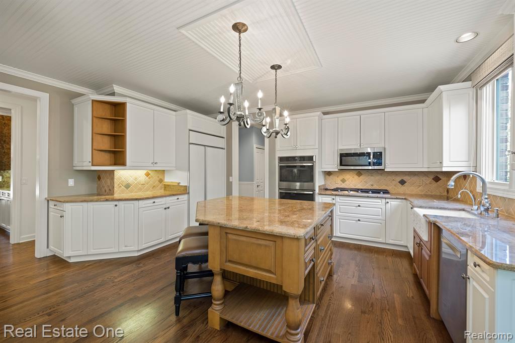 6745 CHARING Crossing, West Bloomfield, MI — Photo 9