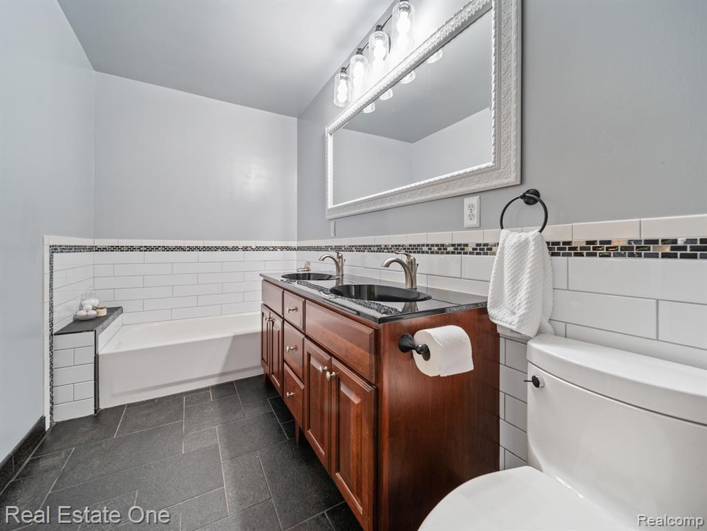 4884 SPLIT RAIL Drive, Brighton, MI 48114 — Photo 19
