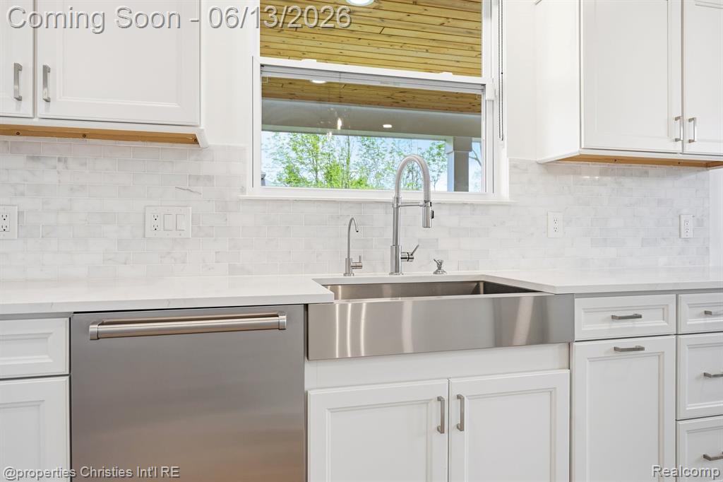 51350 Stone Meadow Court, Northville, MI 48167 — Photo 21