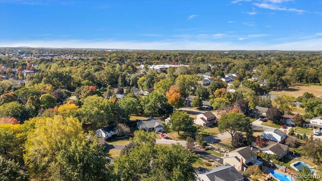 2066 Teaneck Circle, Wixom, MI 48393 — Photo 53