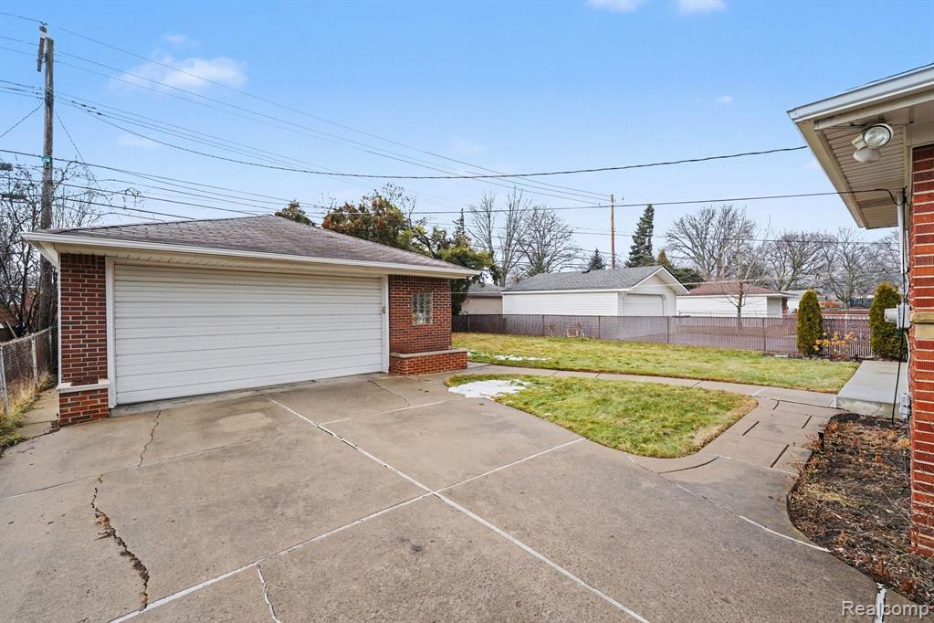 9001 Denne Street, Livonia, MI 48150 — Photo 22
