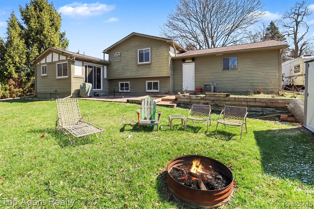1010 Pelham Boulevard, Waterford, MI 48328 — Photo 26