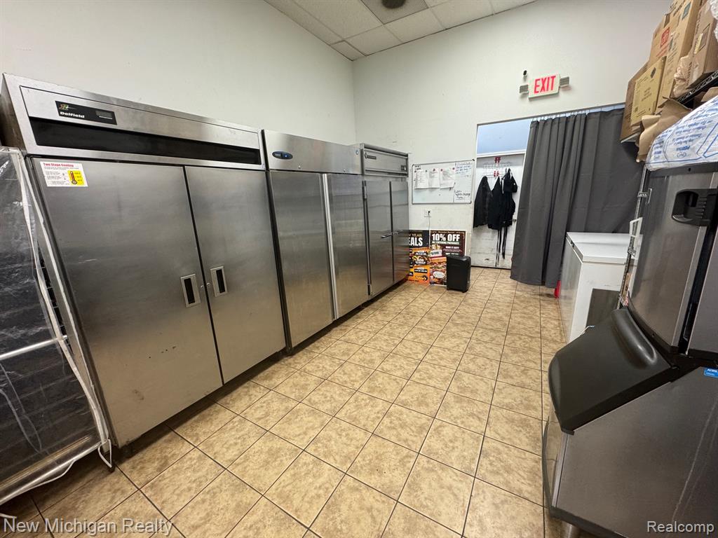 586 S Cedar Street, Imlay City, MI 48444 — Photo 12