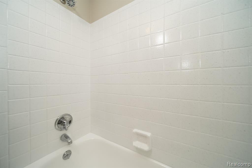 51784 Julies Drive, Clinton Twp, MI 48047 — Photo 50