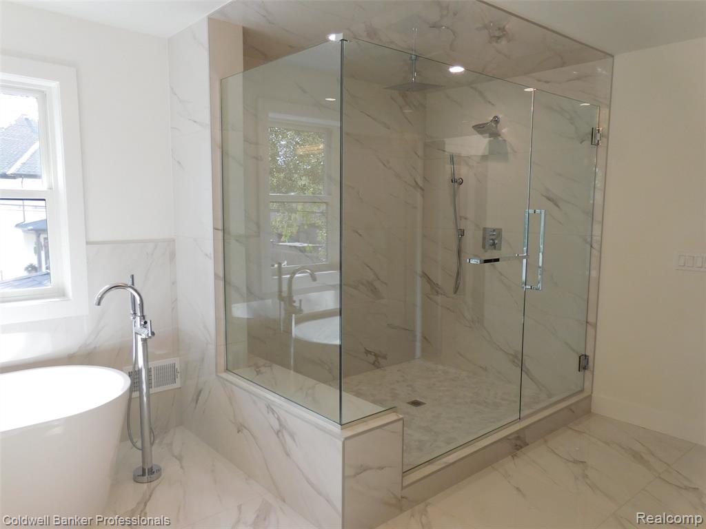 4247 Hampton Boulevard, Royal Oak, MI 48073 — Photo 27