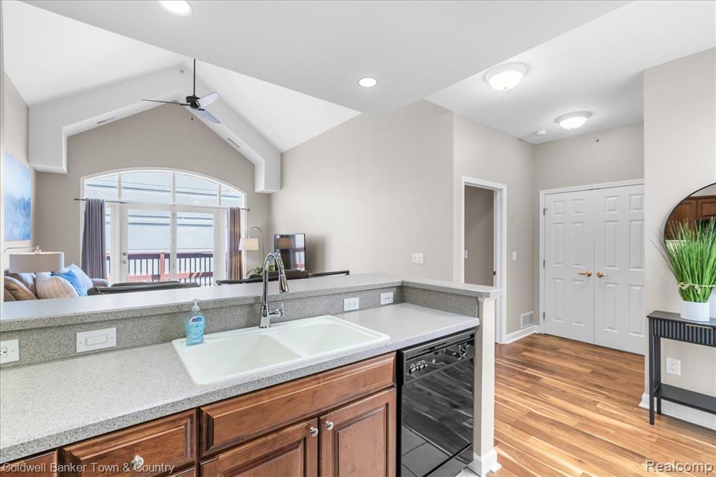 220 Mac Avenue, 411, East Lansing, MI 48823 — Photo 6