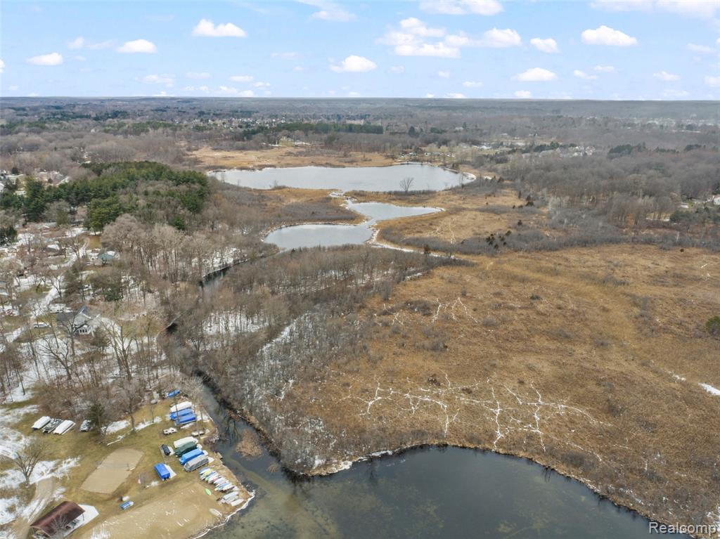 3778 Ponchartrain Drive, Pinckney, MI 48169 — Photo 35