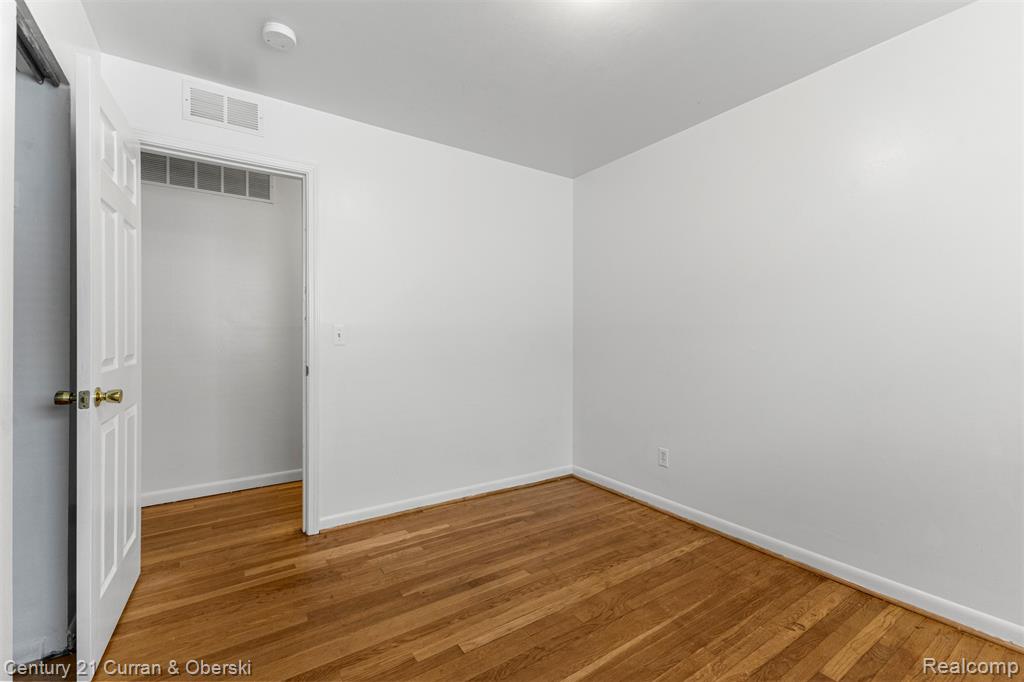 4924 Pelham Street, Dearborn Heights, MI 48125 — Photo 12