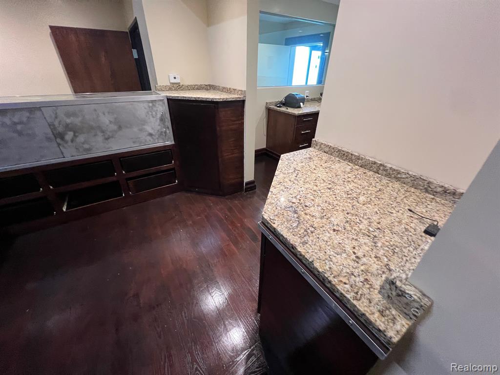 5540 E 8 MILE Road E, Detroit, MI 48091 — Photo 16