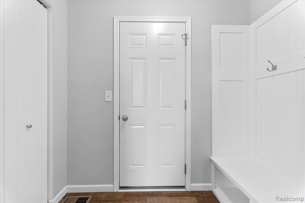 9357 Neumann Circle, Ypsilanti, MI 48197 — Photo 28