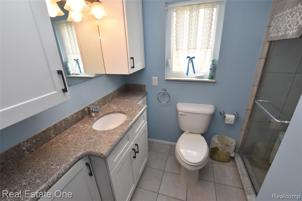 3275 Golfhill Drive, Waterford, MI 48329 — Photo 26