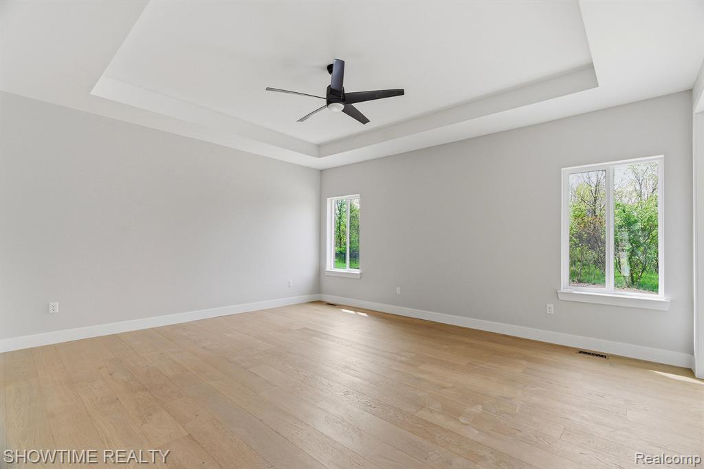 68125 Lake Angela Drive, Richmond, MI 48062 — Photo 37