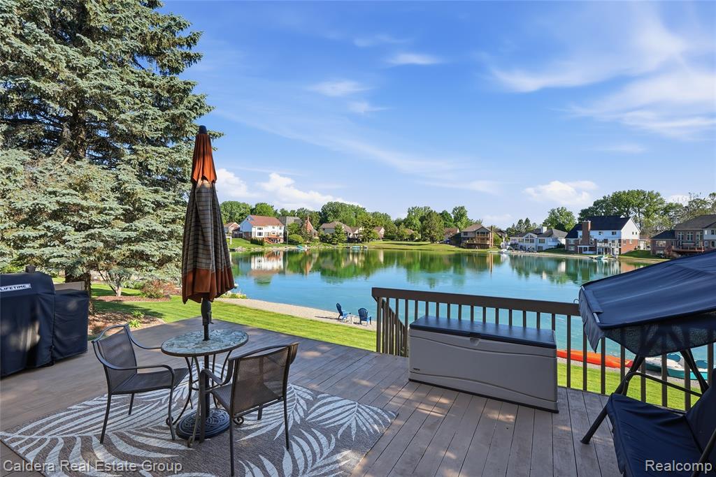 8915 Chestnut Run Drive, Utica, MI 48317 — Photo 48