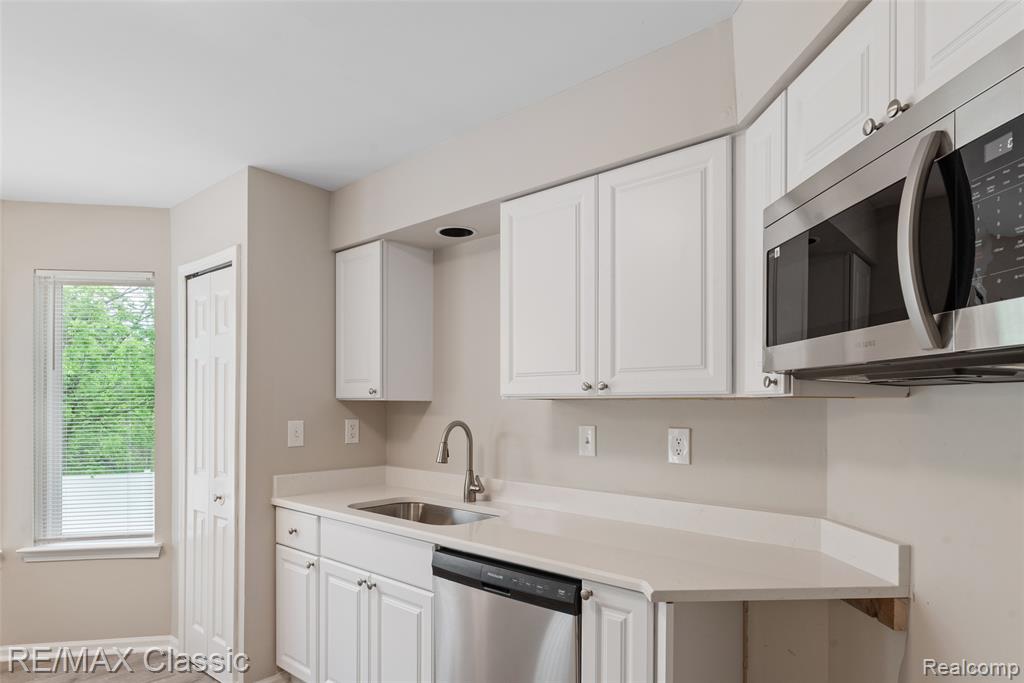 995 Wildwood Lane, Canton, MI 48188 — Photo 11