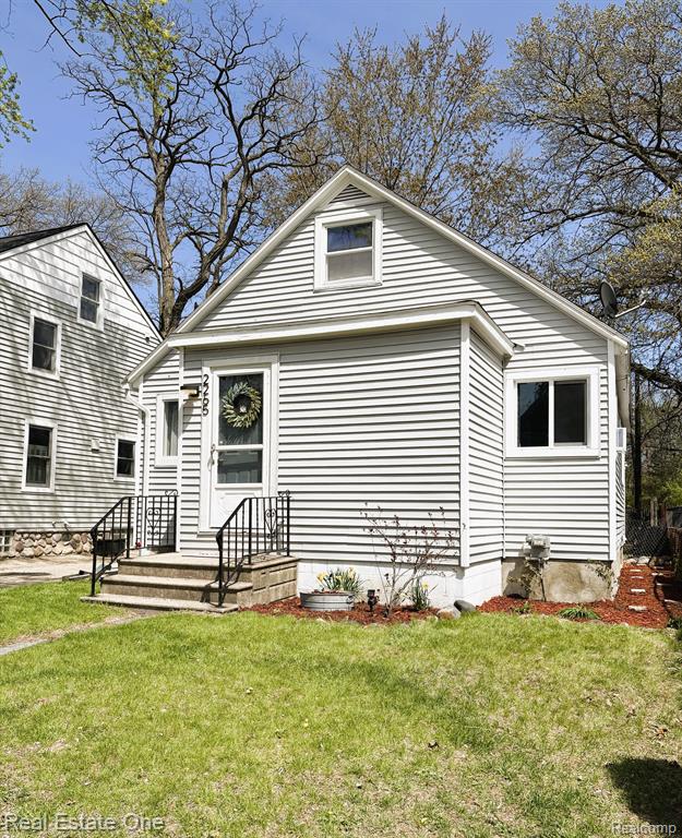 2265 Maddy Lane, Keego Harbor, MI 48320 — Photo 4