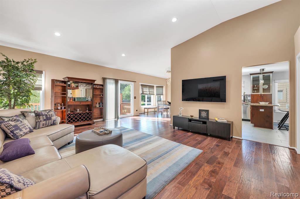 5039 LAGOONS Circle S, West Bloomfield, MI 48323 — Photo 19